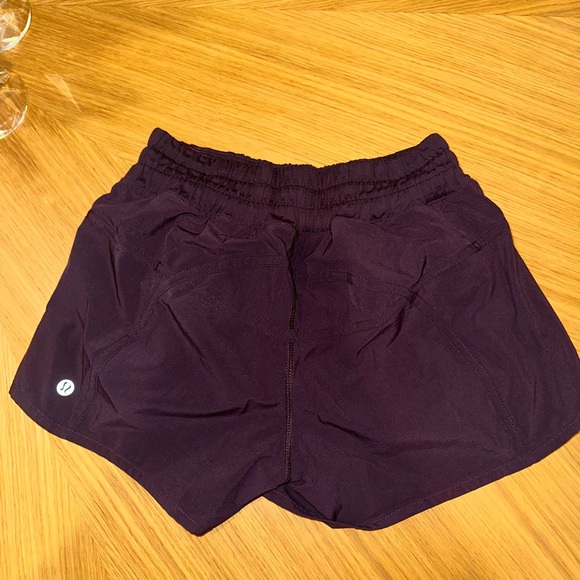 Lululemon Tracker Short 4” Size 4 - Picture 3 of 7